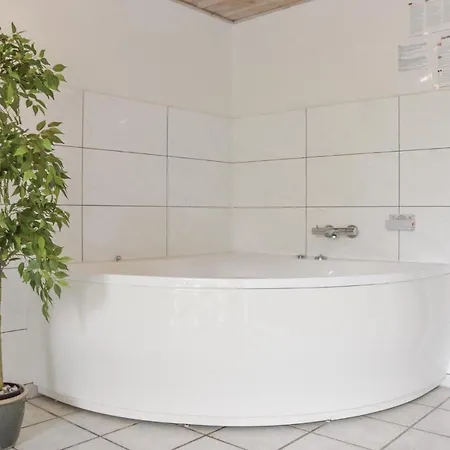 In Ulfborg With Sauna 펜션 *